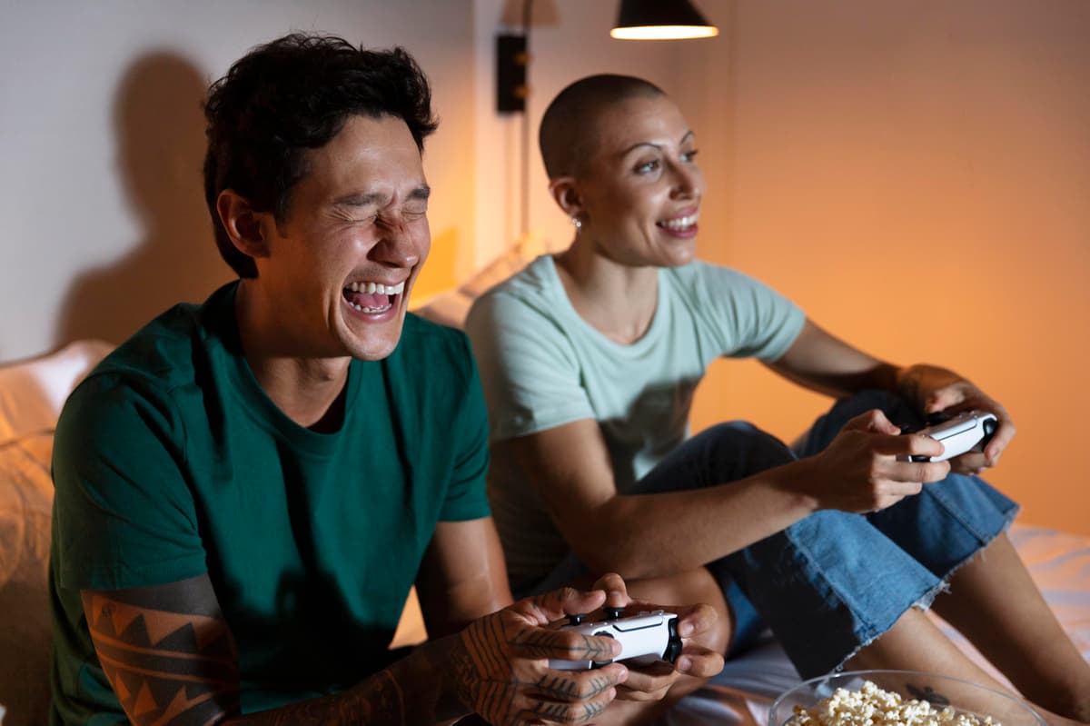 5 Co-Op Games to Play With Non-Gamer Partners This Holiday Season